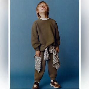 ZARA PLAIN JOGGING SWEATSHIRT AND JOGGER PANTS SET